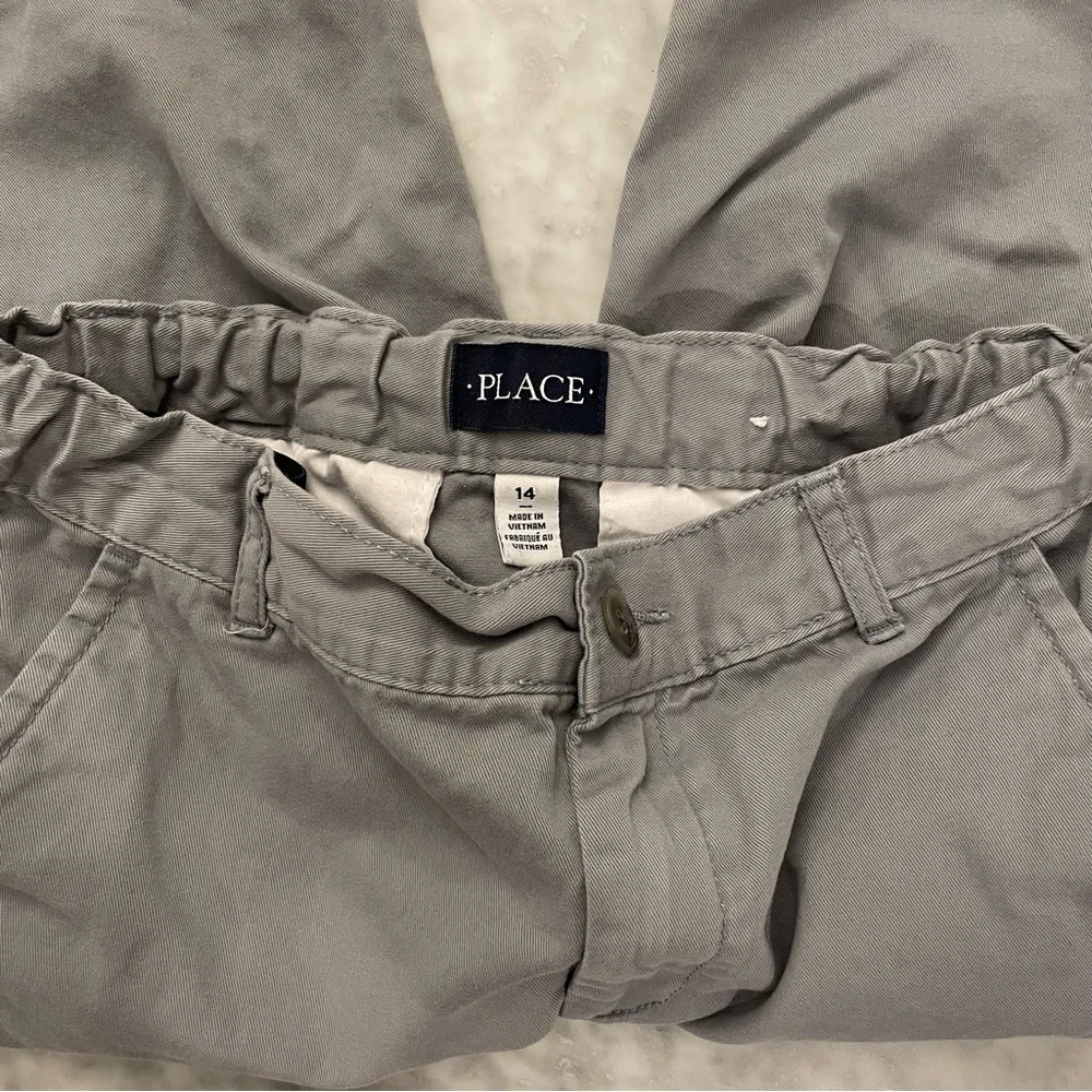 The Children’s Place Boy’s Cotton Gray Shorts Size 14